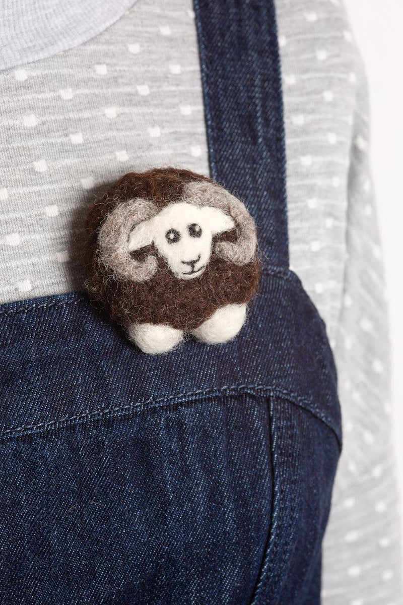 Black Sheep Brooch Needle Felting Kit-Needle Felting-Hawthorn Handmade-Acorns & Twigs