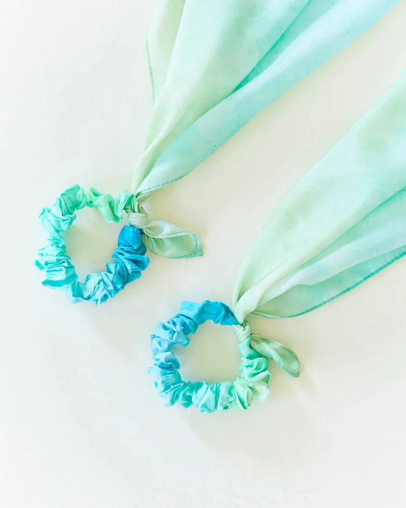 Wrist Streamers-Silk Toy-Sarah&